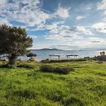 Blue Horizon Retreat * Vathirrevma