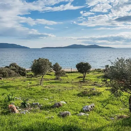 Blue Horizon Retreat شقة Vathirrevma